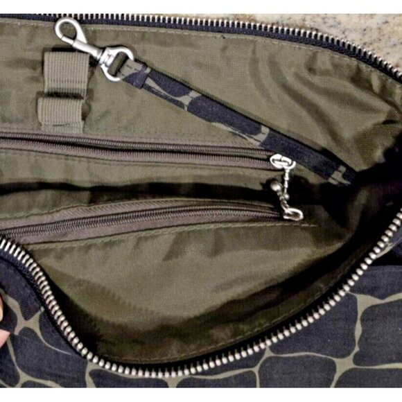 Baggallini Big Sydney Crossbody Bag Giraffe Print Nylon Organizer Large - Picture 9 of 12